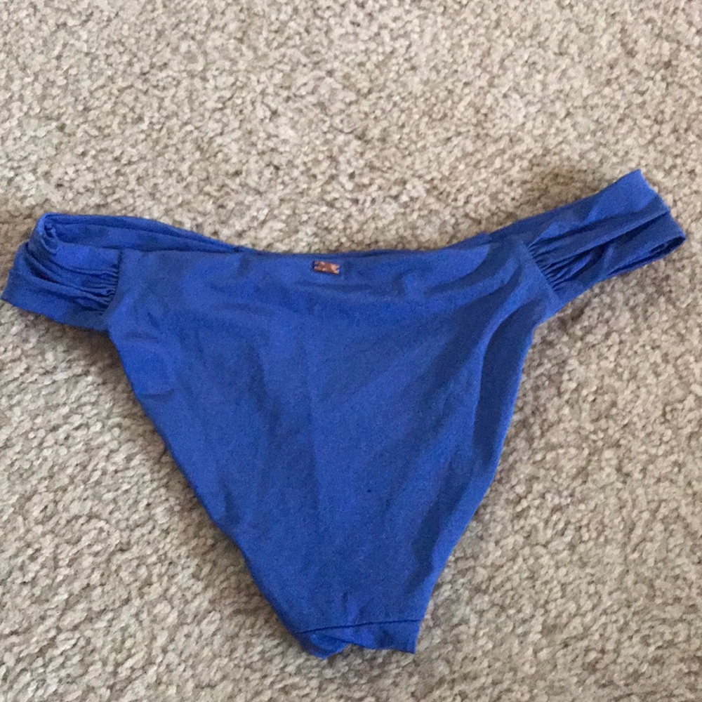 Roxy bikini bottoms - Picture 2 of 3